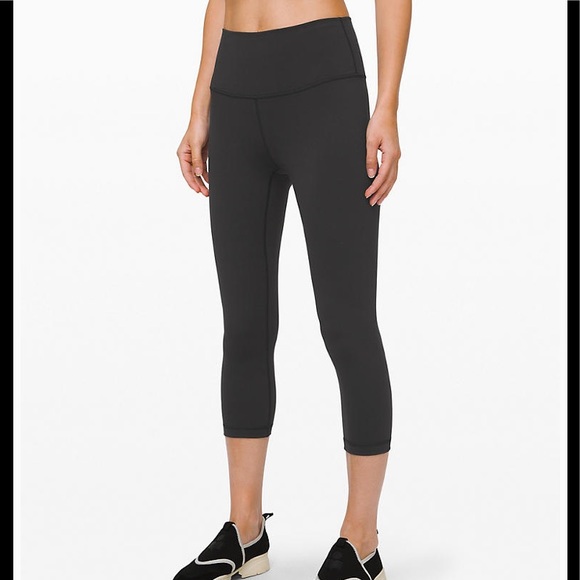 lululemon athletica Pants - LULULEMON wunder under cropped black pants 8